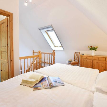 Stoertebeker Appartements - "Stoertebeker Pferdehof" Ralswiek Quarto foto