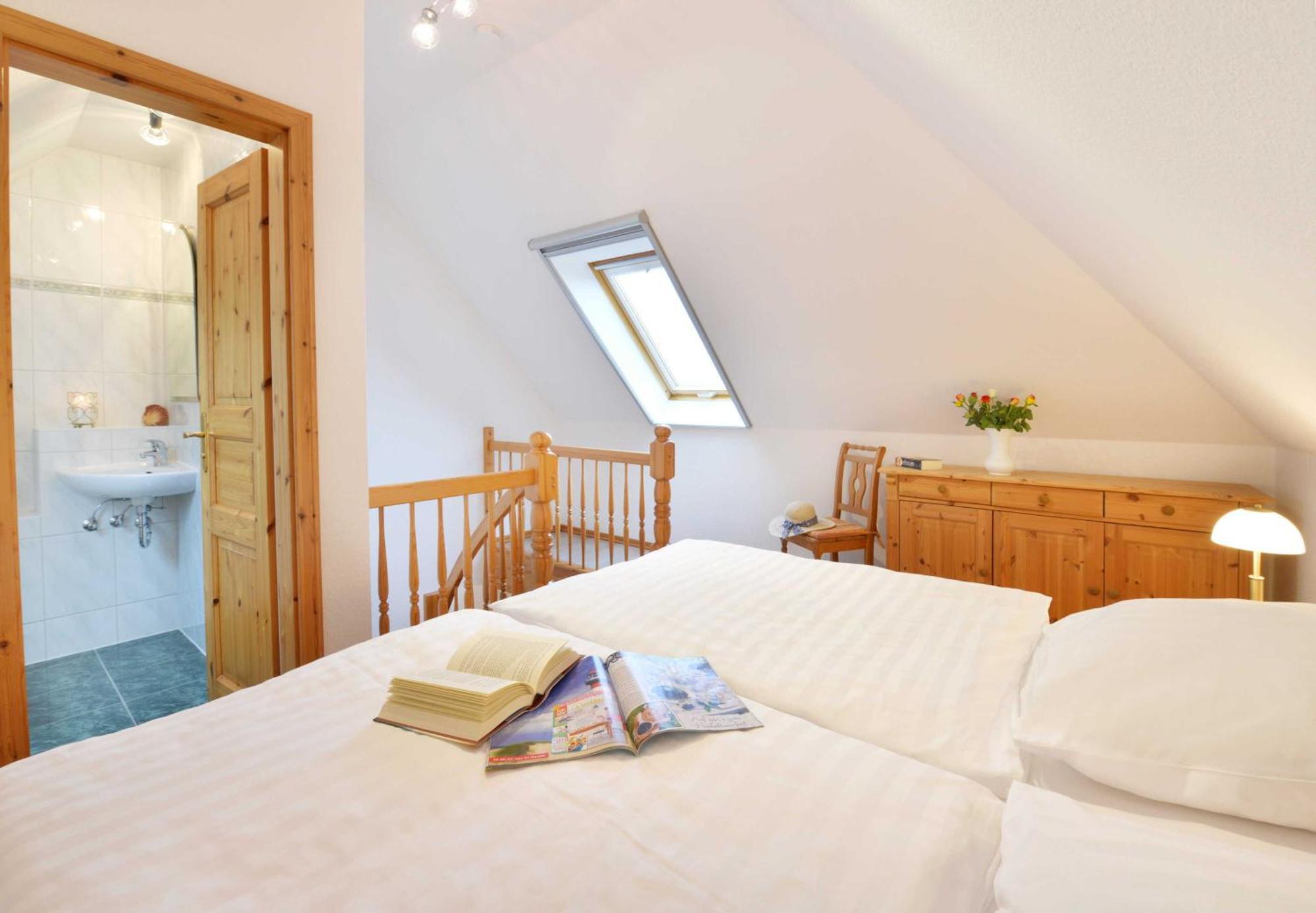 Stoertebeker Appartements - "Stoertebeker Pferdehof" Ralswiek Quarto foto