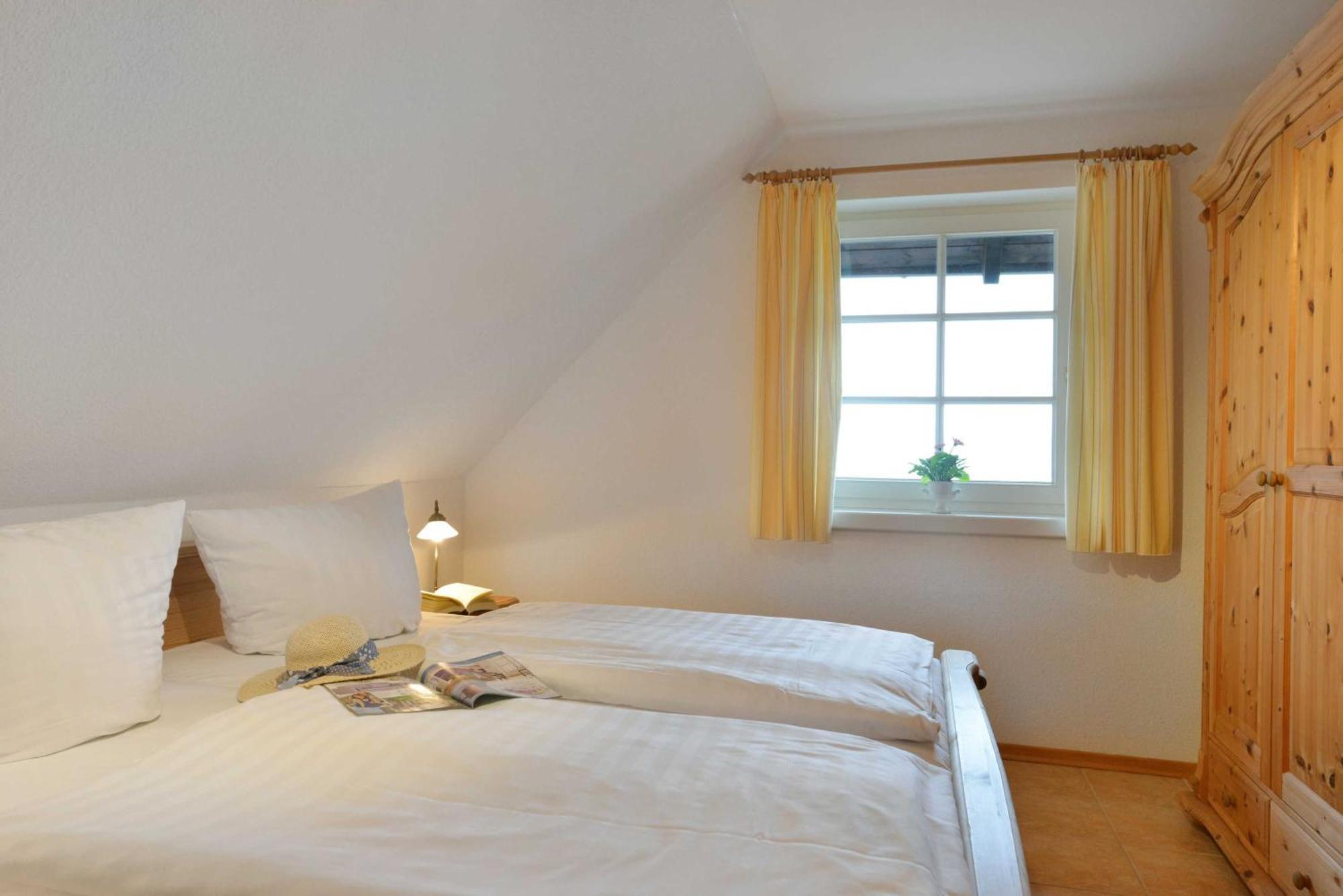 Stoertebeker Appartements - "Stoertebeker Pferdehof" Ralswiek Quarto foto