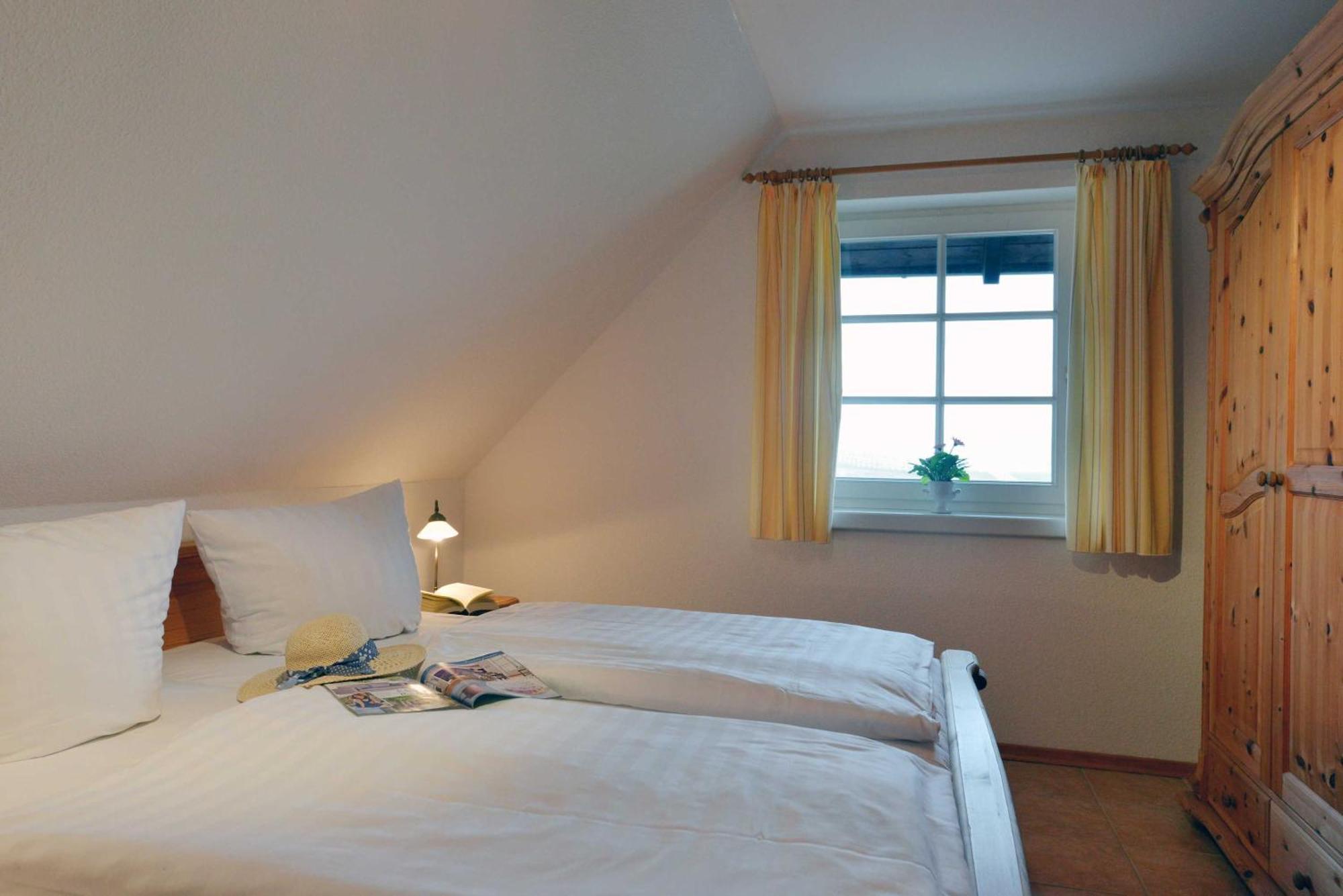Stoertebeker Appartements - "Stoertebeker Pferdehof" Ralswiek Quarto foto