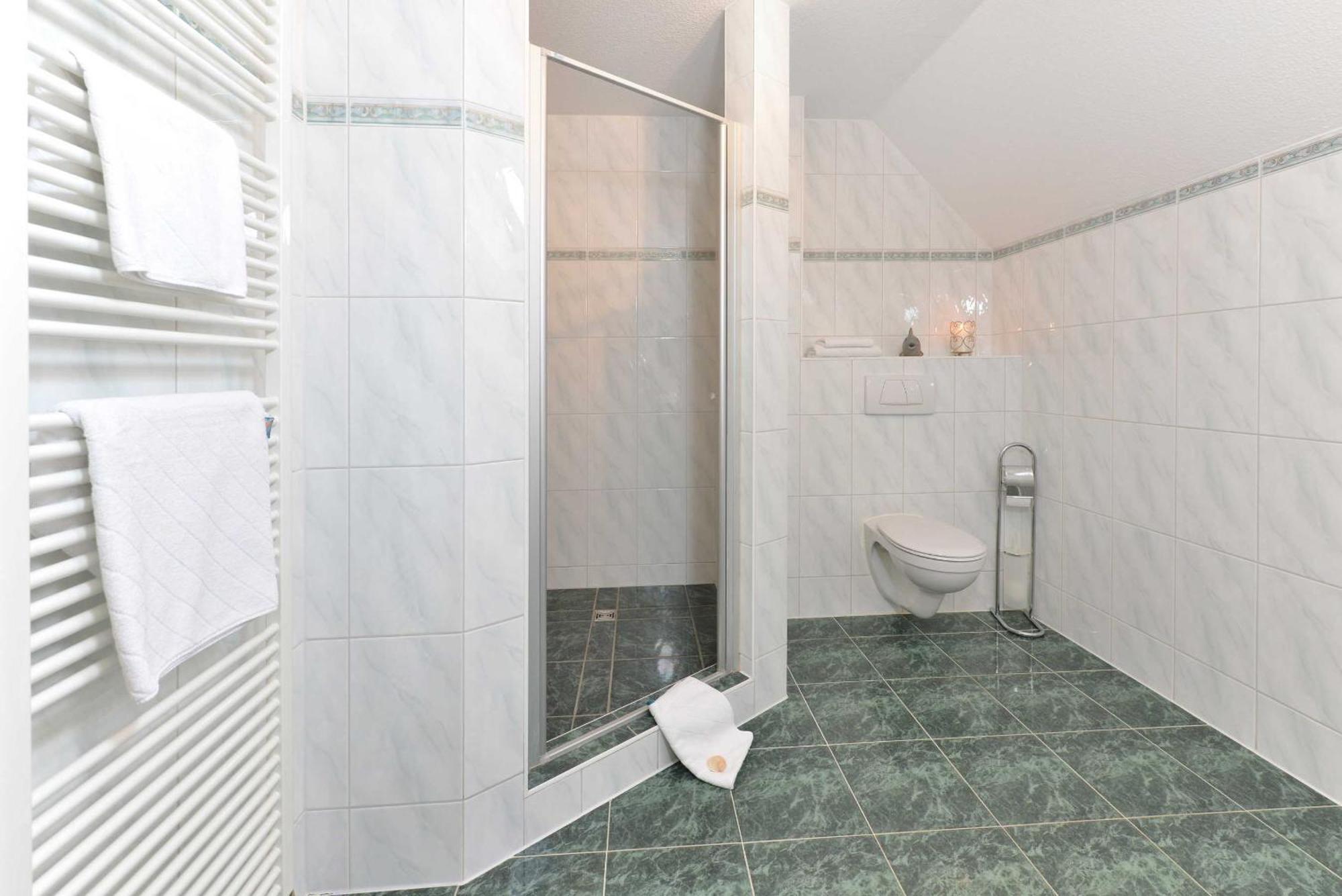 Stoertebeker Appartements - "Stoertebeker Pferdehof" Ralswiek Quarto foto